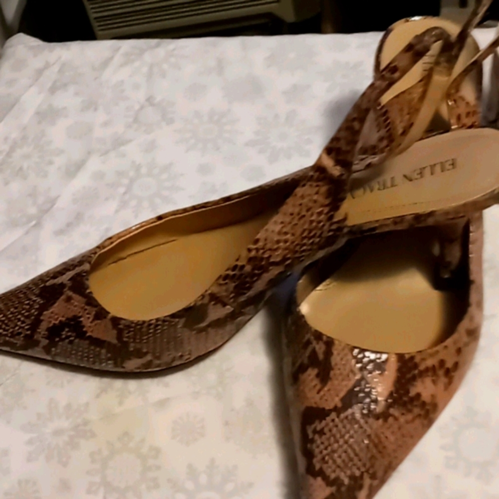Ellen Tracy Sling Backs.